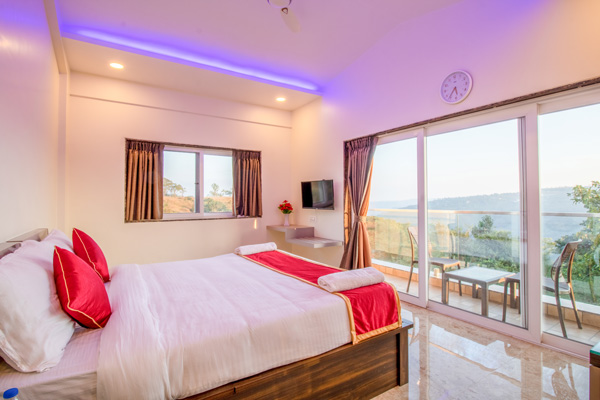 6 BHK AC Villas with Indoor Private Swimming Pool in Panchgani